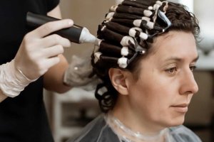 Виды химической завивки и выбор состава по состоянию волос