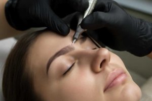 Трихотату: дерматологический взгляд на волосы-граффити