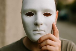 Яичная маска с медом для волос без мифов и лишних обещаний