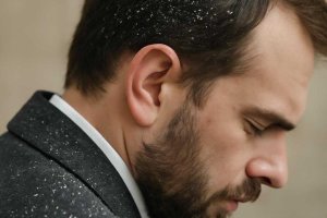 Домашний уход против перхоти без вреда для кожи головы